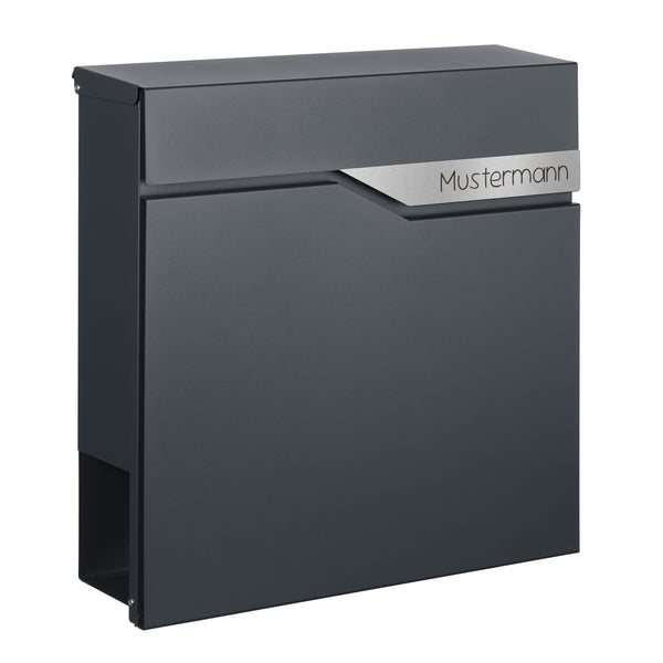 Briefkasten anthrazit mit Edelstahlschild und Aufschrift Mustermann Schriftart Sourgummi