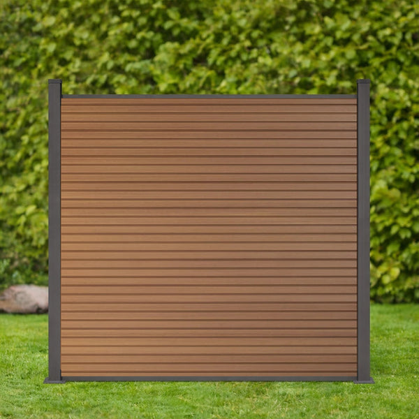 Vertico aun in Braun im Garten