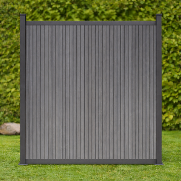 Zaun Vertico in Grau im Garten