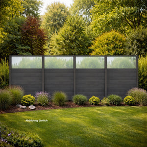WPC Zaun in Anthrazit mit Plexigals in einem schönen Garten